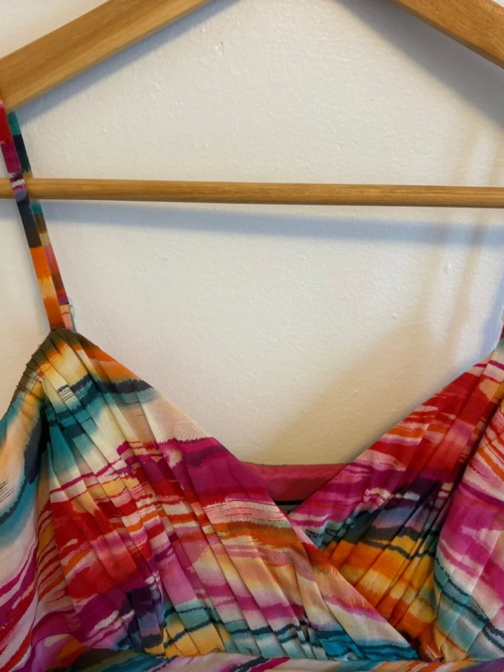 Vibrant, abstract pattern cocktail dress, Anne Klein, Size 2 - Picture 2 of 7